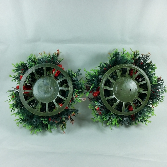 2 Plastic Christmas CANDLE HOLDERS Ring Wreath Berries Evergreen Greenery 5" - Picture 2 of 13